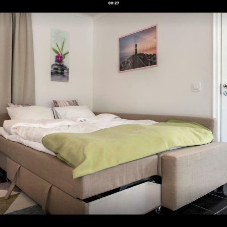 Lagenhet I Villa Pa Fornudden Tyreso Buitenkant foto