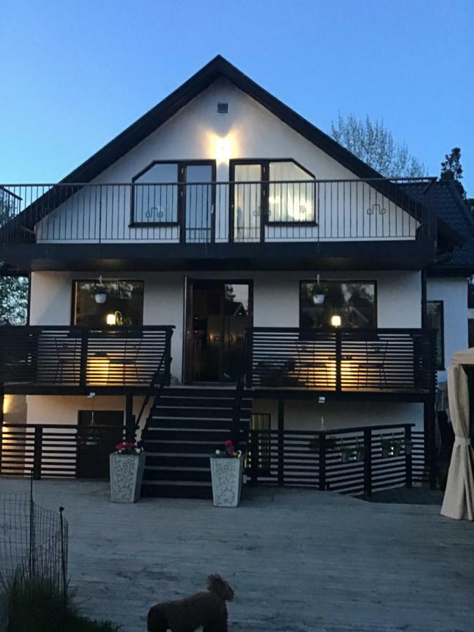 Lagenhet I Villa Pa Fornudden Tyreso Buitenkant foto