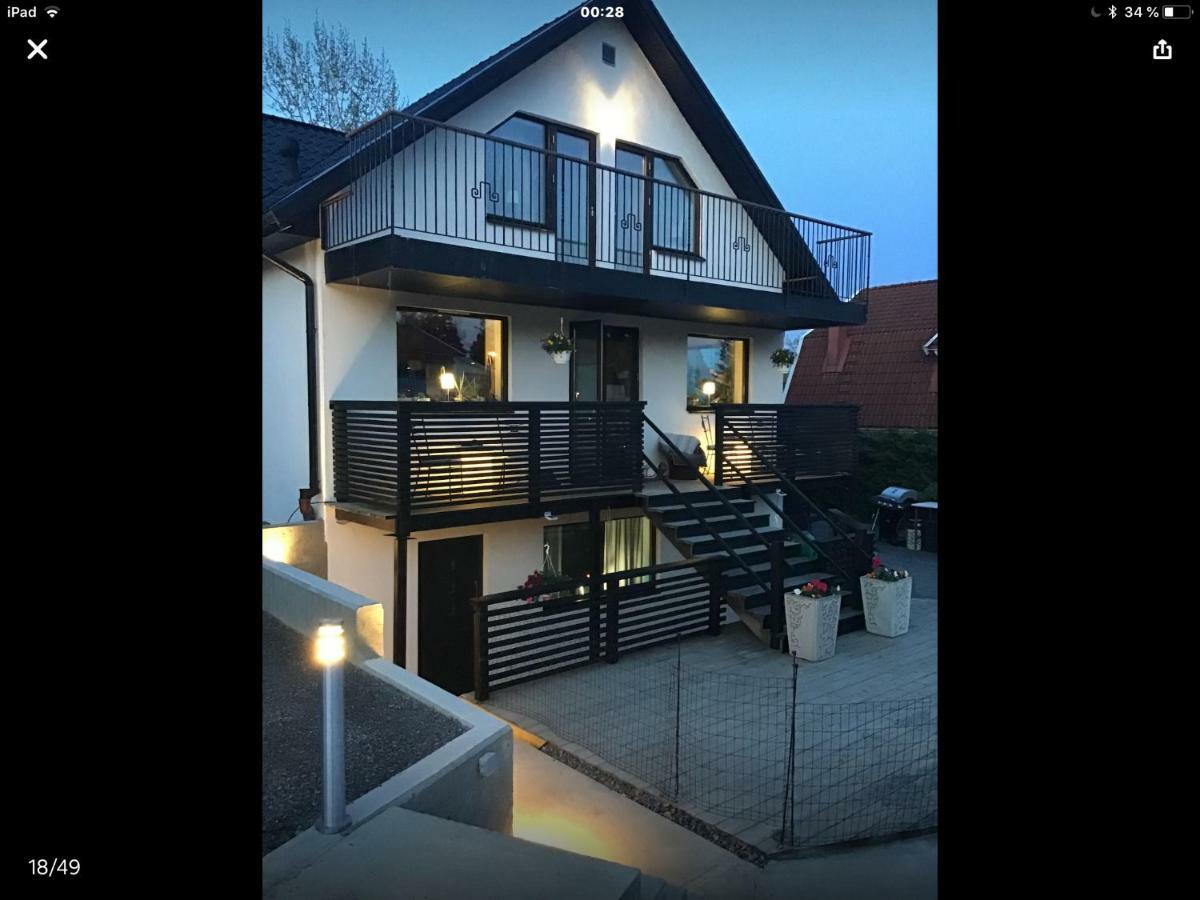 Lagenhet I Villa Pa Fornudden Tyreso Buitenkant foto